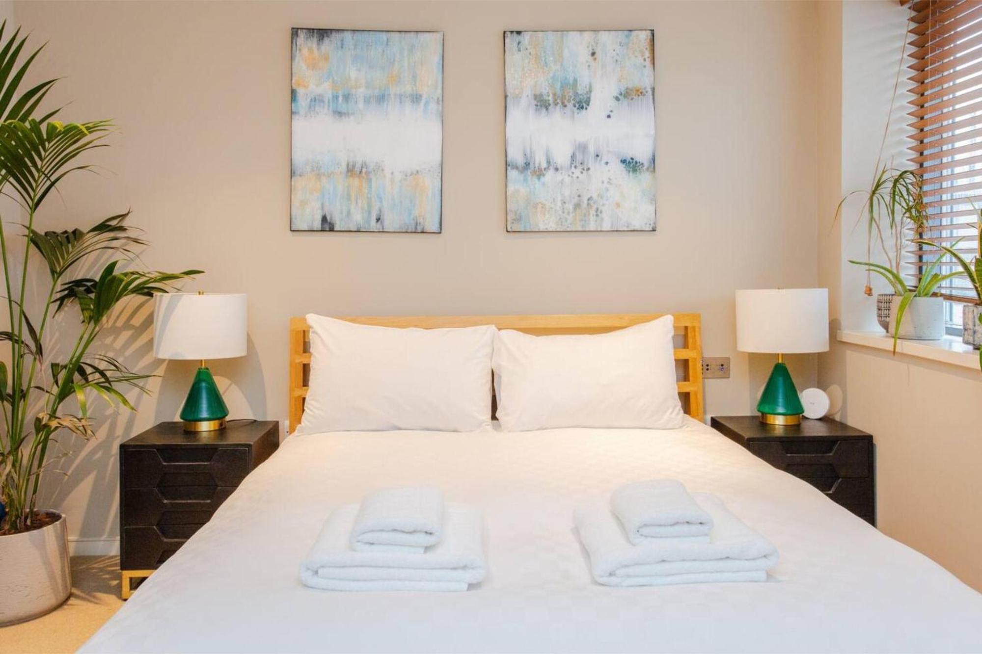 Modern 3 Bedroom Apartment In Paddington London Eksteriør billede